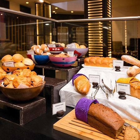 Отель Ibis Styles Accra Airport Экстерьер фото