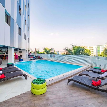 Отель Ibis Styles Accra Airport Экстерьер фото