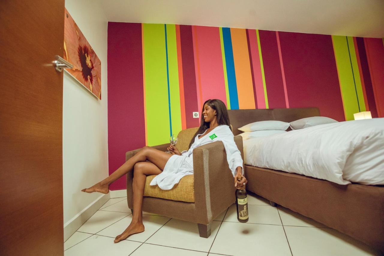 Отель Ibis Styles Accra Airport Экстерьер фото