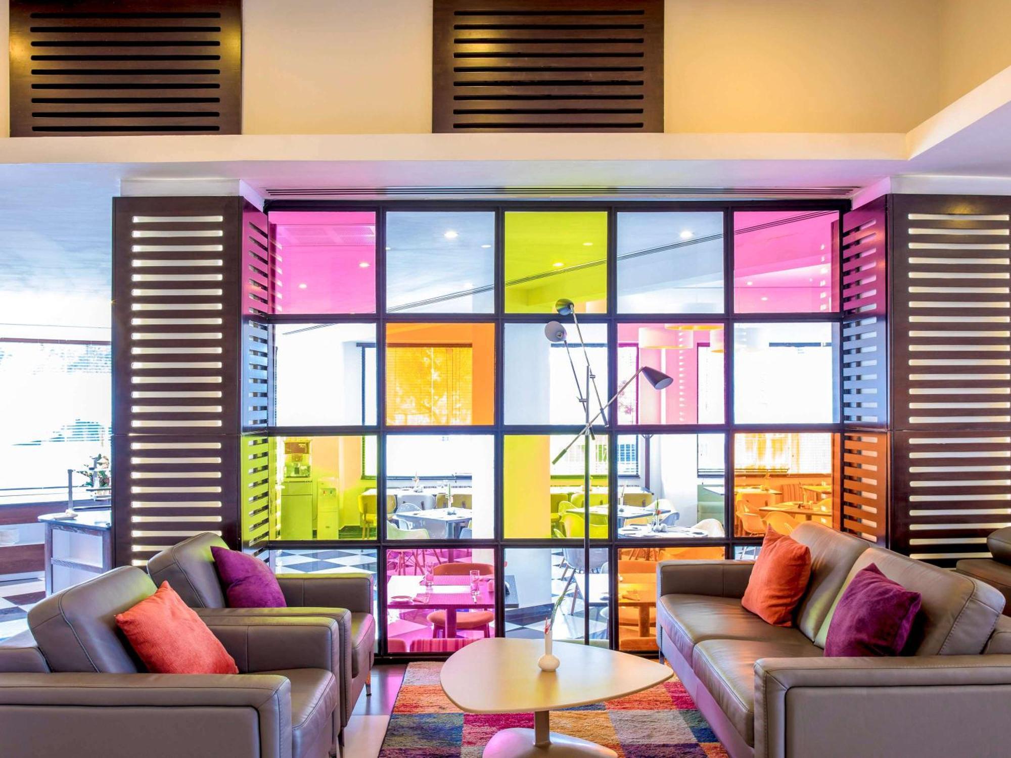 Отель Ibis Styles Accra Airport Экстерьер фото