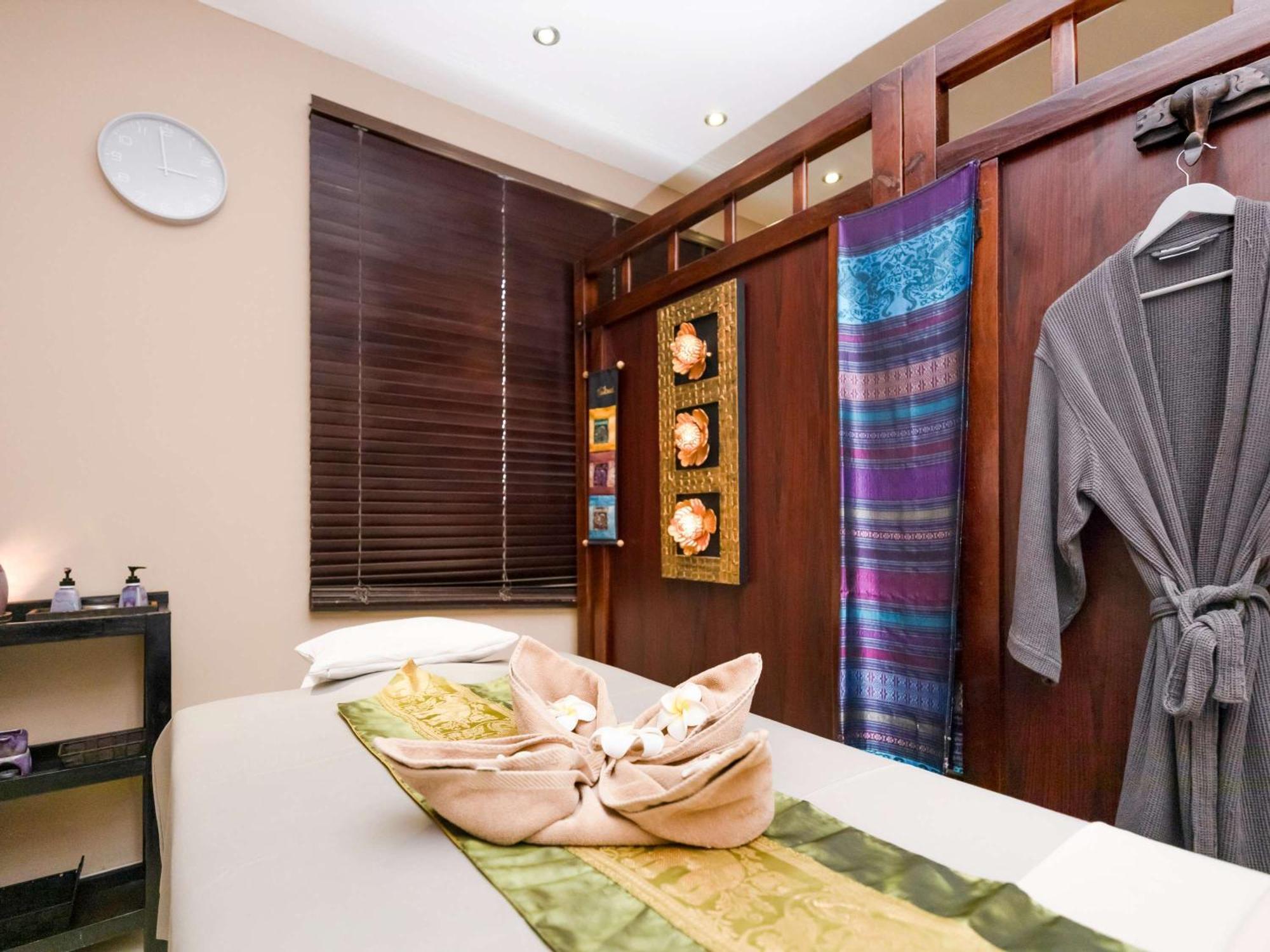 Отель Ibis Styles Accra Airport Экстерьер фото
