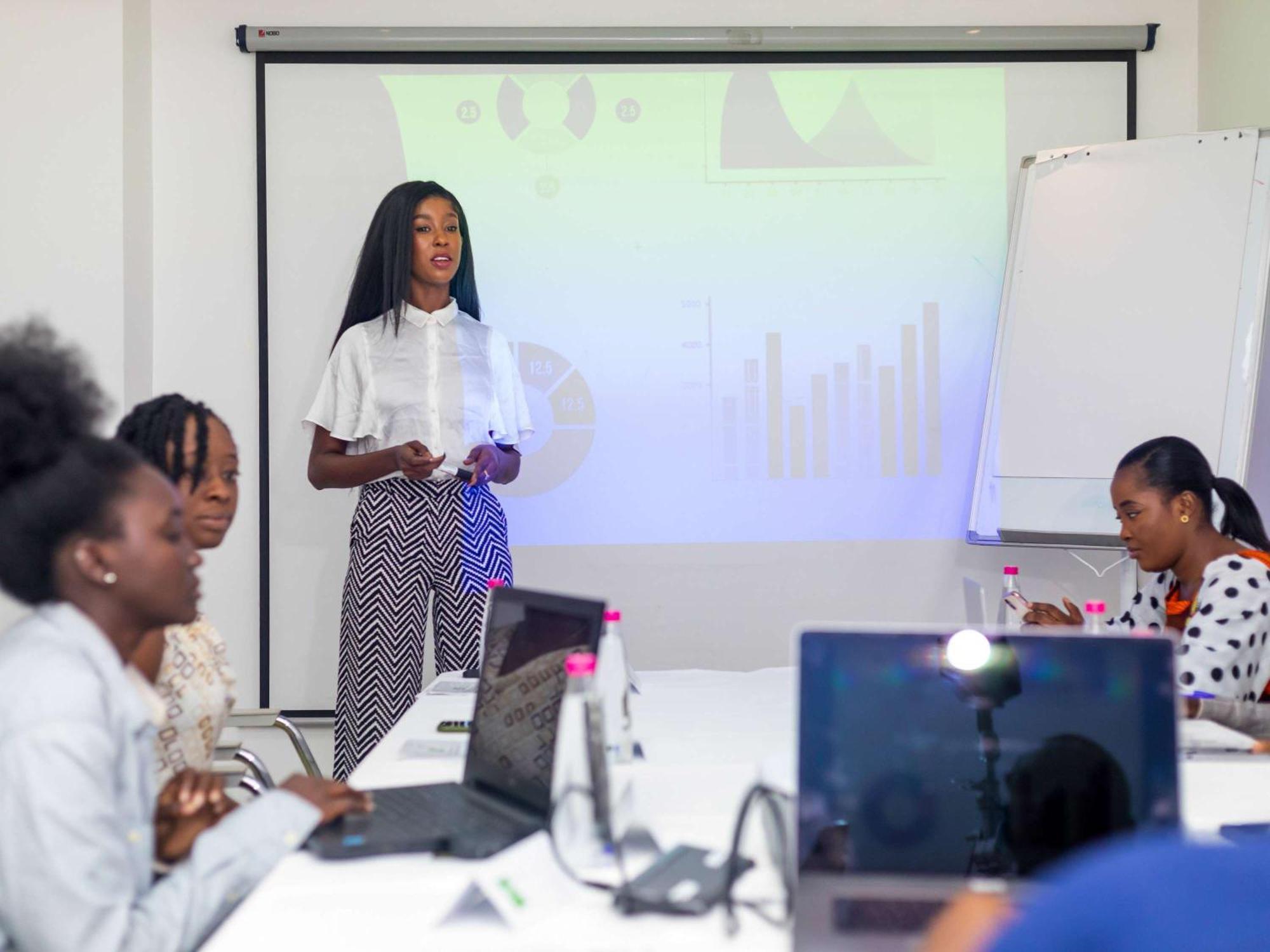 Отель Ibis Styles Accra Airport Экстерьер фото